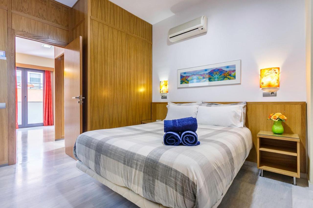 Apartamentos Catedral Seville Luaran gambar
